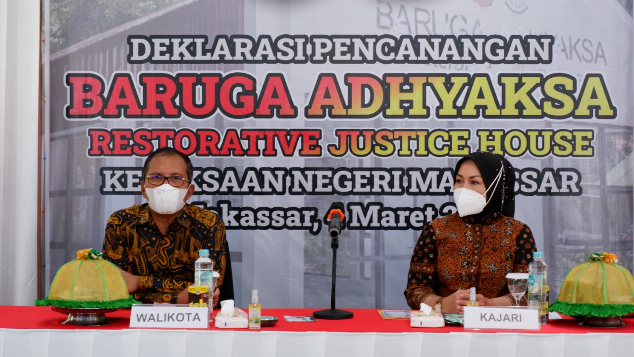 Gambar Dampingi Wali Kota, Camat Ujung Pandang Resmi Tanda Tangani Baruga Restorative of Justice